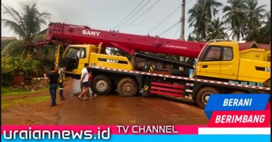 AKTIVITAS PT ASKON DISOROT, TRUCK CRANE MELINTAS DI JALAN DESA MOLORE DIDUGA LANGGAR ATURAN